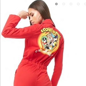 Looney Tunes Graphic Utility Women’s Jumpsuit Sz M